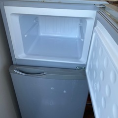 2ドア冷蔵庫の画像