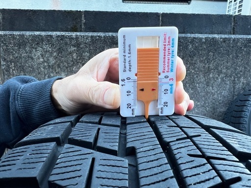 ヨコハマ　スタッドレス　デミオ純正 