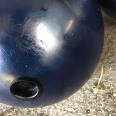 ボーリング球2個
の画像