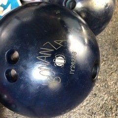 ボーリング球2個
の画像