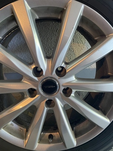 タイヤとホイール4本セット　ダンロップ　WINTERMAXX 215/60R17 96Q  2023年38週