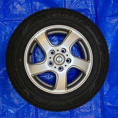 スタッドレスタイヤ ホイール付の画像