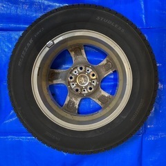 スタッドレスタイヤ ホイール付の画像