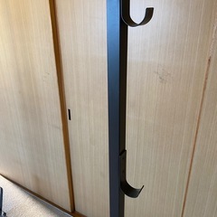マッド調ブラックハンガーラック　モダンな部屋に合います♪の画像