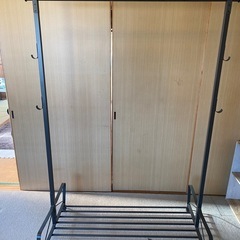 マッド調ブラックハンガーラック　モダンな部屋に合います♪の画像