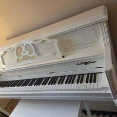 ヤマハ ホワイトピアノの画像
