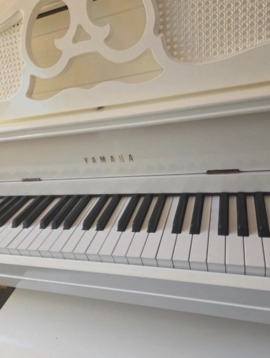 ヤマハ ホワイトピアノ