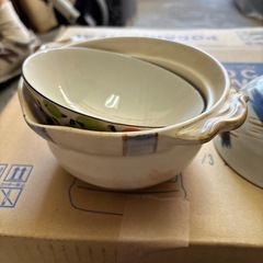 一人鍋とお茶碗の画像