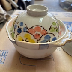 一人鍋とお茶碗の画像