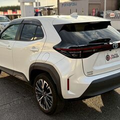 トヨタ　ヤリスクロス　ハイブリッドZ　車検2年取り直し　ディスプレイオーディオ　　Bluetooth　パノラマモニター　LEDヘッドライトの画像