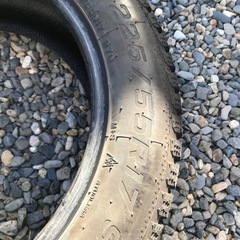 スタッドレスタイヤ　225 55 17 タイヤ　2本セット　22年製の画像