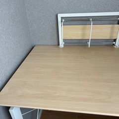 机　デスクの画像