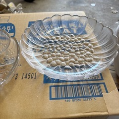 ガラスのお皿の画像