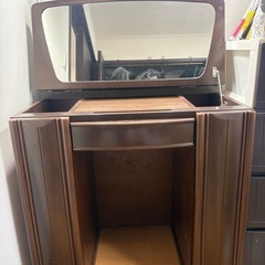 木製ドレッサー 使用感あり 引っ越しで不要になったので安価で譲りますの画像