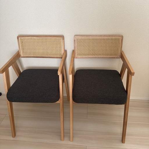 LOWYAダイニングチェア二脚セット