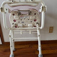 介護折り畳み椅子の画像