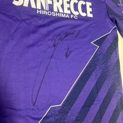 青山選手サイン入りサンフレッチェユニフォームの画像