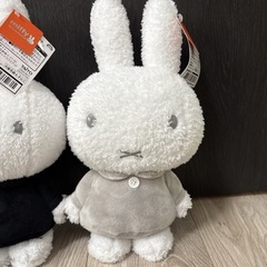 ミッフィー SL サイズ ぬいぐるみ もこもこver. モノトーン 2個セットの画像