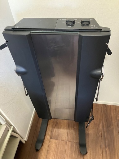 TOSHIBA製デュアルドライシステムのズボンプレッサー