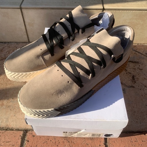 アディダス　アレキサンダーワンコラボスニーカー