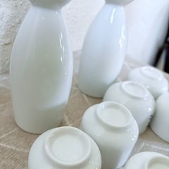 🍶✨日本酒用酒器セット＊徳利2本＋お猪口6個🐉青い蛇の目模様入り♥晩酌・おうち居酒屋・食器コレクションに最適🌸透明度チェックもできる利き酒仕様♡まとめて200円 岡山市中区円山直接手渡し💛の画像