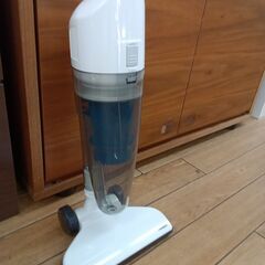 ★リユースのサカイつくば店★TK7498 ツインバード サイクロンスティッククリーナー ＴＣ-EA35  24年製 動作確認／クリーニング済み　【リユースのサカイつくば店】 の画像