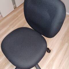 プラス オフィスチェア デスクチェア NEXIS/ネクシス61 C01 肘無し ブラック コンパクト ロッキング機能 昇降機能 KC-NX61SL BK 601058 の画像