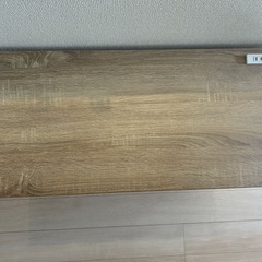 コンセント付きデスクの画像