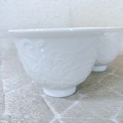 🌸✨白磁湯呑み茶碗3点セット＊花の浮き彫り模様入り♥上品でおしゃれな和食器🎐百貨店購入の高品質✨お茶タイム・ティータイム・ほっこり時間にぴったり💛3点まとめて300円 岡山市中区円山直接手渡し☕の画像