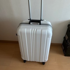 キャリーケース
の画像
