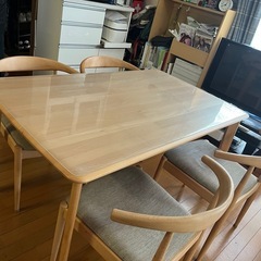 ニトリダイニングテーブル5点セットの画像