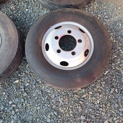 いすゞエルフ　超低PM　タイヤホイール　純正　205/85R16の画像