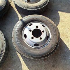 いすゞエルフ　超低PM　タイヤホイール　純正　205/85R16の画像