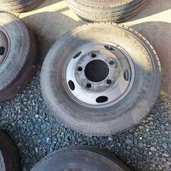 いすゞエルフ　超低PM　タイヤホイール　純正　205/85R16の画像