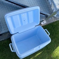 クーラーボックス(ラバーメイド)の画像