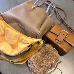 バッグ4つセット(バラ売り不可))の画像