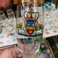 🍺【ビンテージ・紋章入りグラス 6個セット】ゴールド縁・レトロデザインの画像