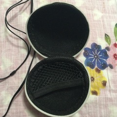 ◆イアホン◆ケース付き　代理出品の画像