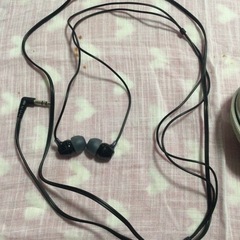 ◆イアホン◆ケース付き　代理出品の画像