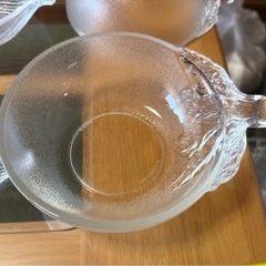 野菜の形をしたガラス皿の画像