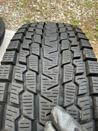 ハイエース　スタッドレス　 ヨコハマ　198/80R15 4本セット　タイヤ　ホイール　