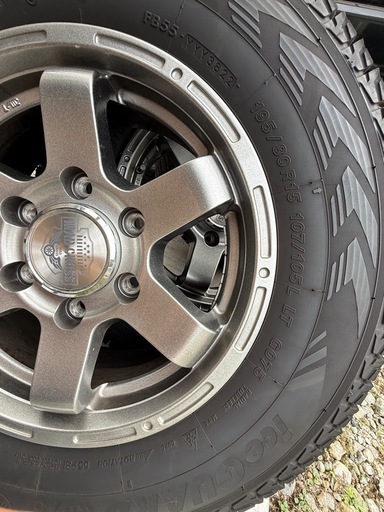 ハイエース　スタッドレス　 ヨコハマ　198/80R15 4本セット　タイヤ　ホイール　