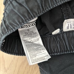 GAP 110サイズ　長ズボンの画像