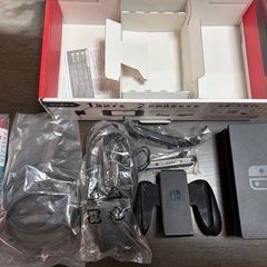 Nintendo Switch グレー 本体一式（2019年モデル）おまけ付の画像