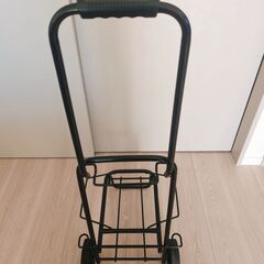 折りたたみキャリーカート 97H x34W x 45Dの画像