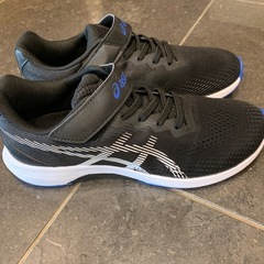 未使用アシックス23.5cmの画像