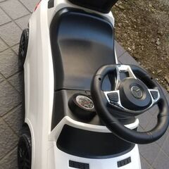 乗用玩具 乗り物 足けり 手押し ベンツの画像