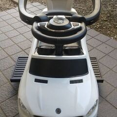 乗用玩具 乗り物 足けり 手押し ベンツの画像