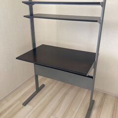 オフィスデスク（学習机としても使用可）の画像