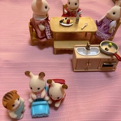 シルバニアファミリー家、人形、家具、小物セット　　　の画像